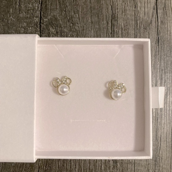 Minnie Mouse gold in color with pearl accent earrings - Picture 2 of 6